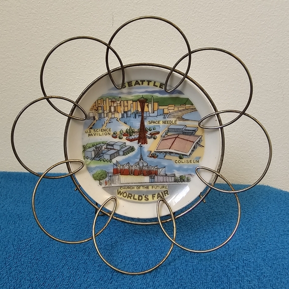 Seattle World's Fair Mini Plate | Space Needle | Church of the Future - Picture 1 of 7